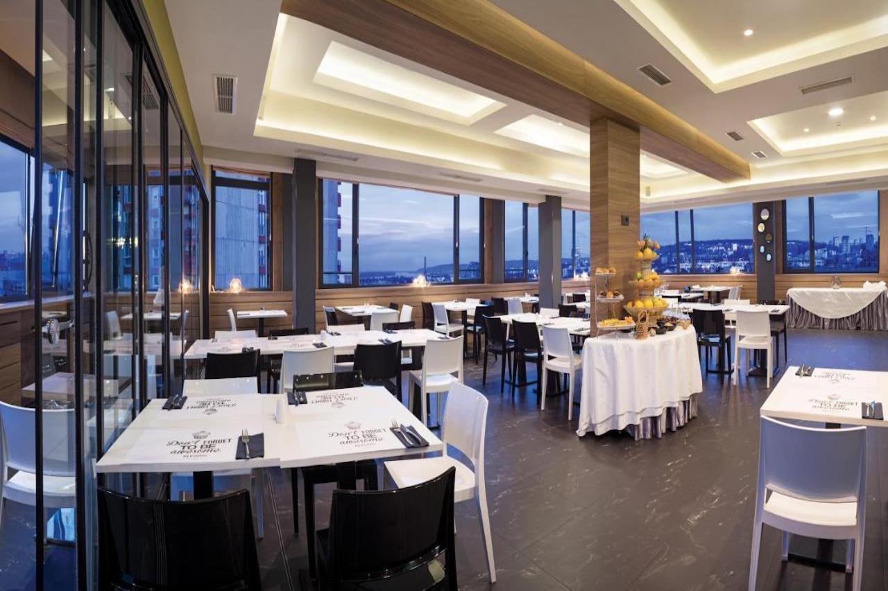 Radisson Red Belgrade Hotel Ngoại thất bức ảnh