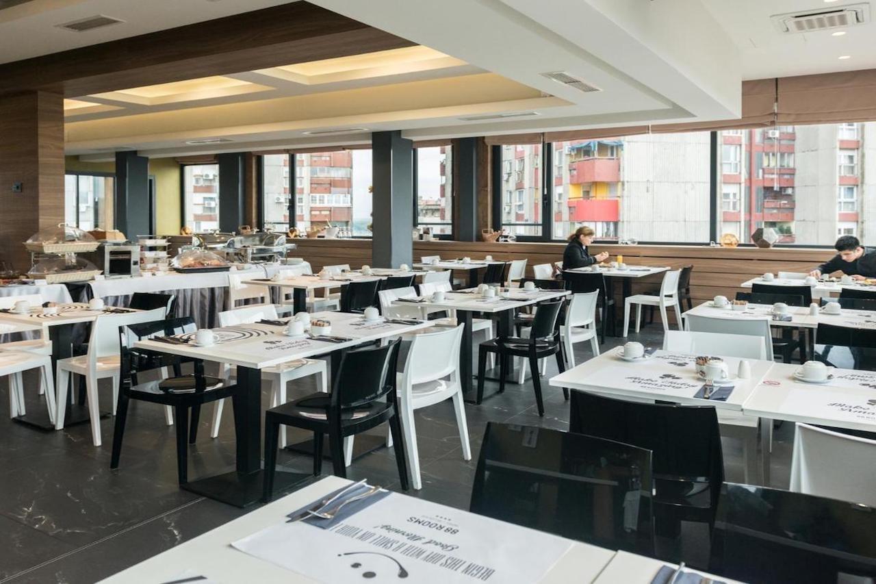 Radisson Red Belgrade Hotel Ngoại thất bức ảnh