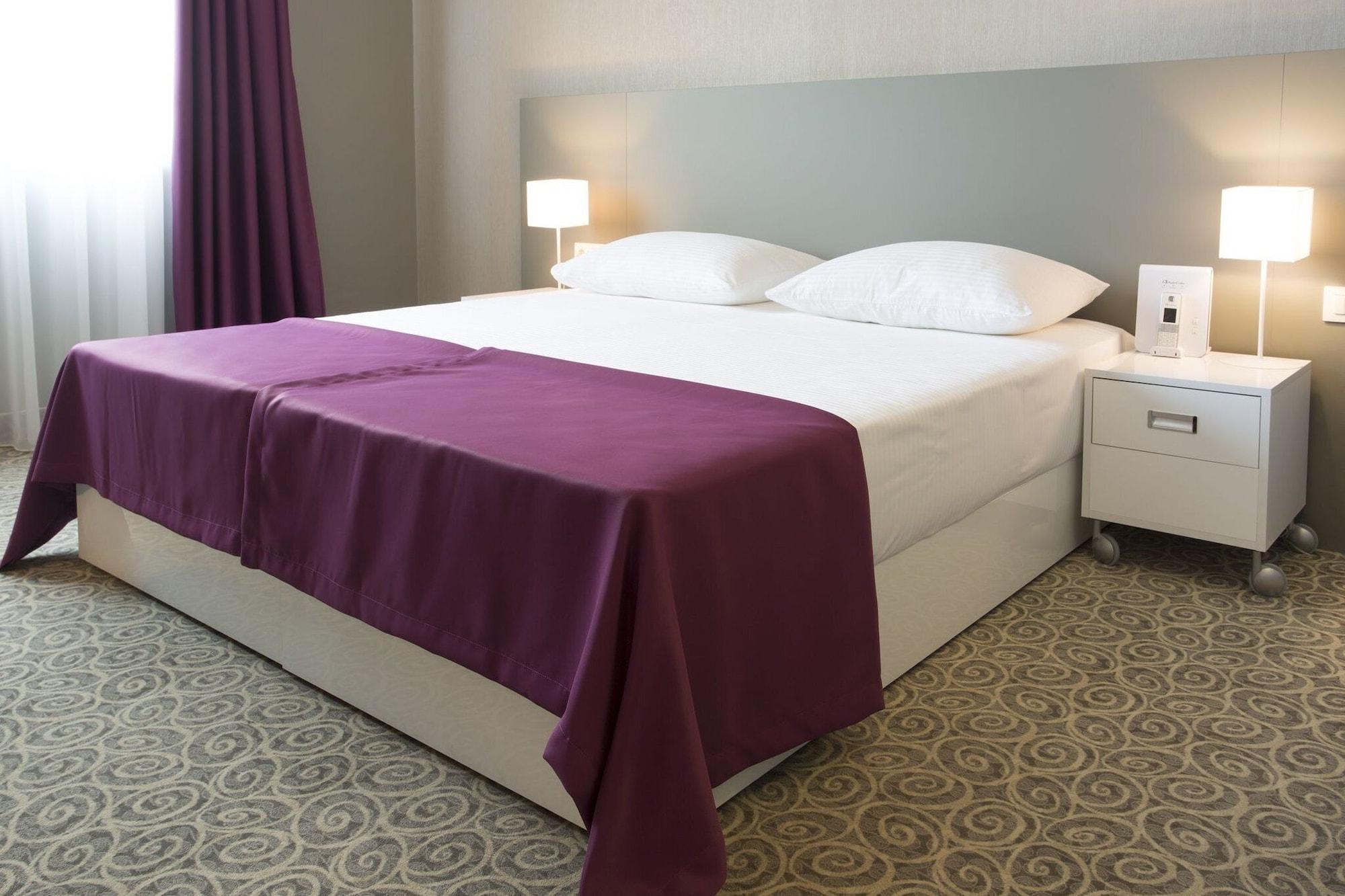 Radisson Red Belgrade Hotel Ngoại thất bức ảnh