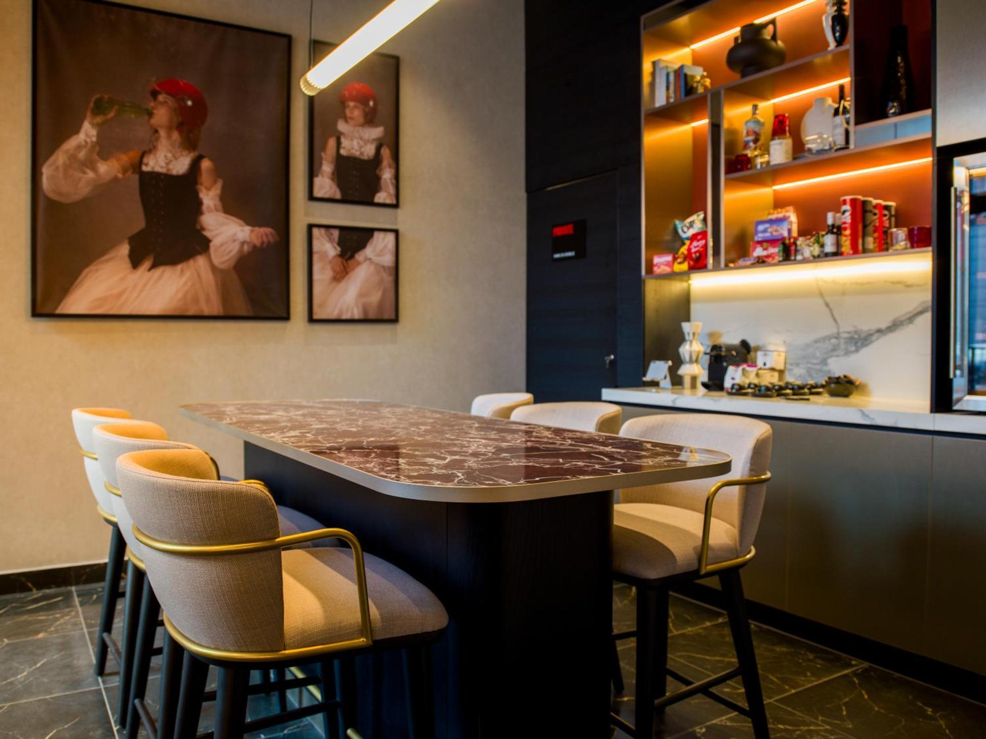 Radisson Red Belgrade Hotel Ngoại thất bức ảnh