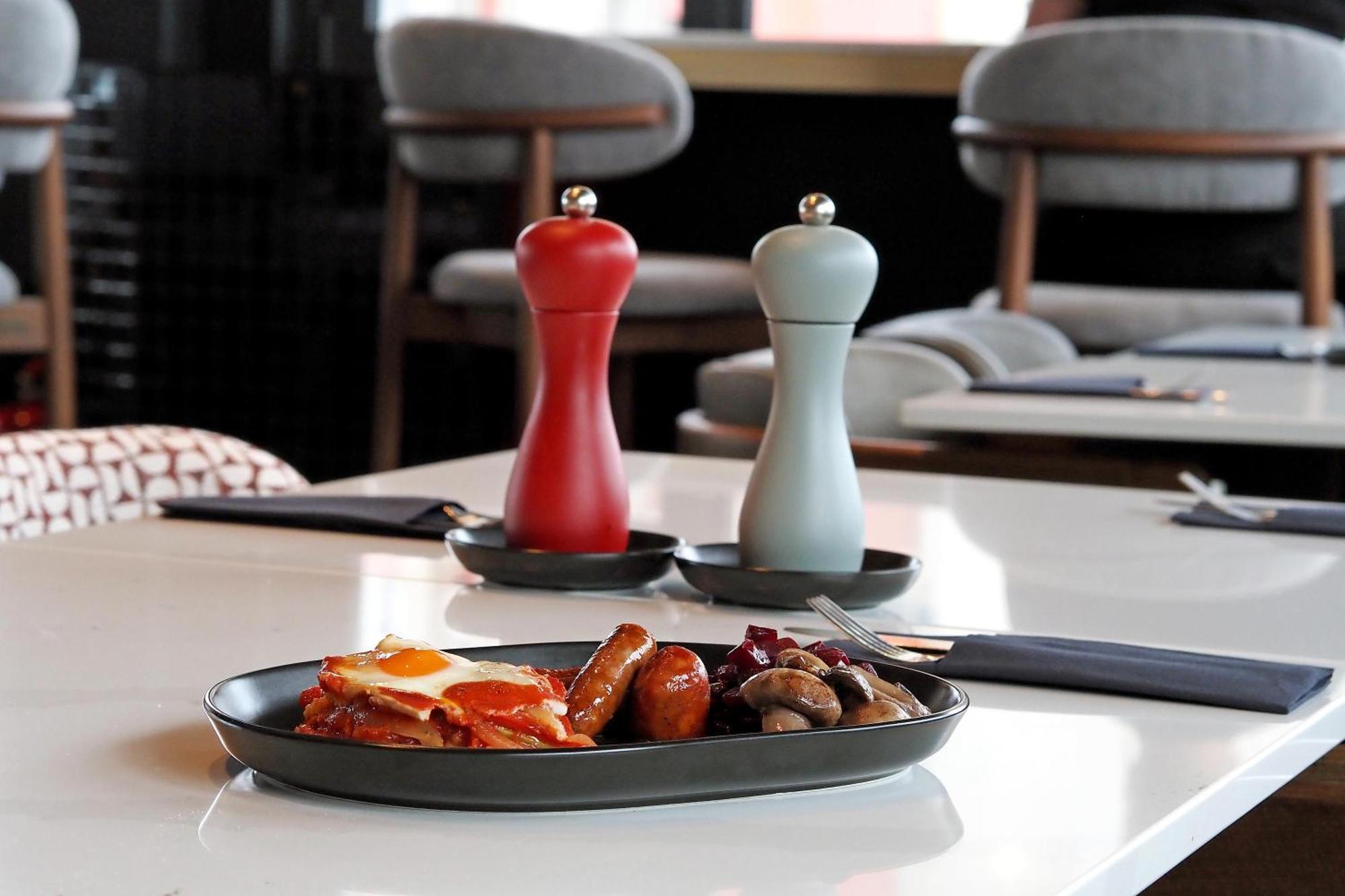 Radisson Red Belgrade Hotel Ngoại thất bức ảnh