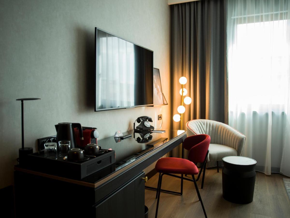 Radisson Red Belgrade Hotel Ngoại thất bức ảnh